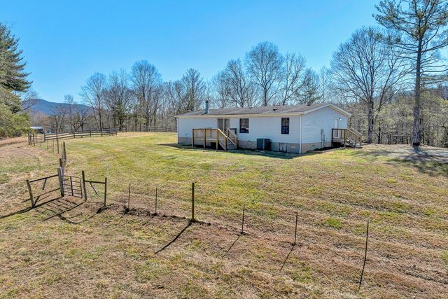 1155 Stonewall RD, Blue Ridge, VA 24064