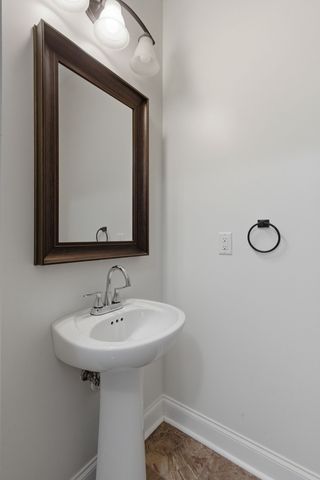 1749 Auburn Ln, Columbia, TN 38401