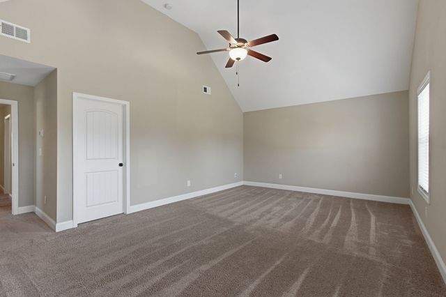 1749 Auburn Ln, Columbia, TN 38401