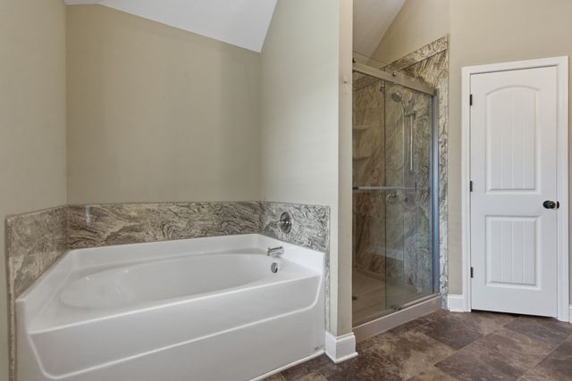 1749 Auburn Ln, Columbia, TN 38401