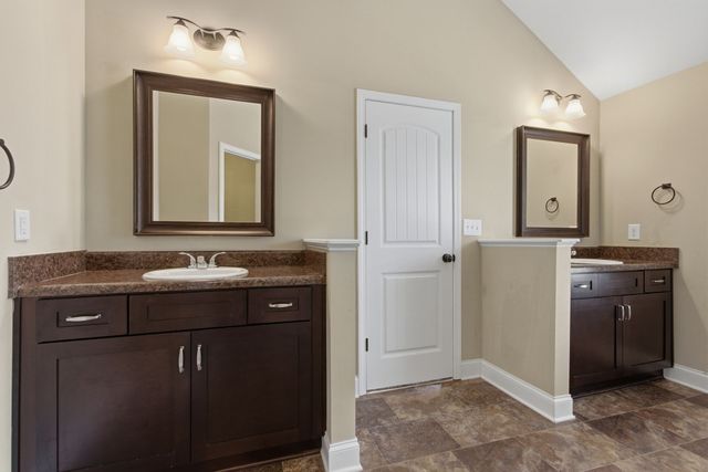 1749 Auburn Ln, Columbia, TN 38401