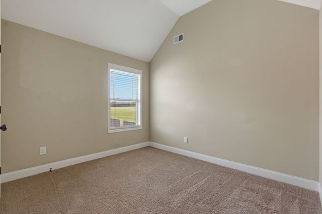 1749 Auburn Ln, Columbia, TN 38401