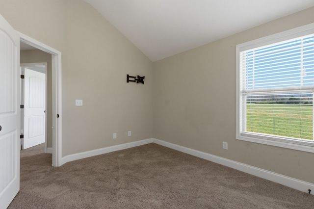 1749 Auburn Ln, Columbia, TN 38401