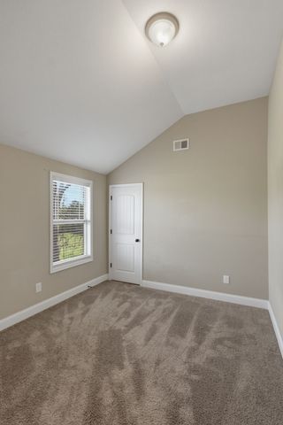 1749 Auburn Ln, Columbia, TN 38401