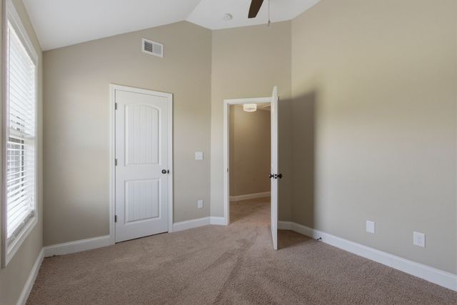 1749 Auburn Ln, Columbia, TN 38401