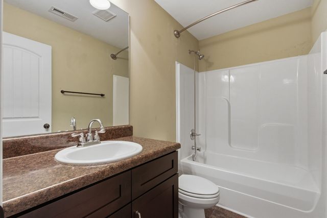 1749 Auburn Ln, Columbia, TN 38401