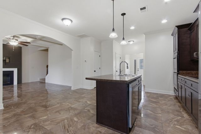 1749 Auburn Ln, Columbia, TN 38401