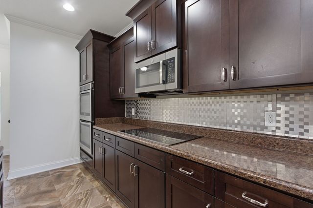 1749 Auburn Ln, Columbia, TN 38401