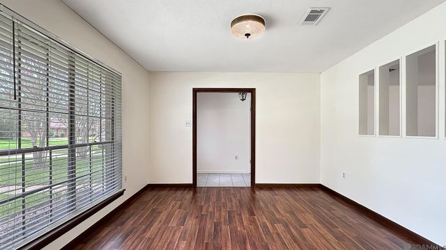 1740 Rue Crozat, Baton Rouge, LA 70810