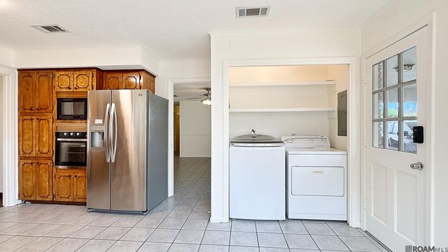 1740 Rue Crozat, Baton Rouge, LA 70810