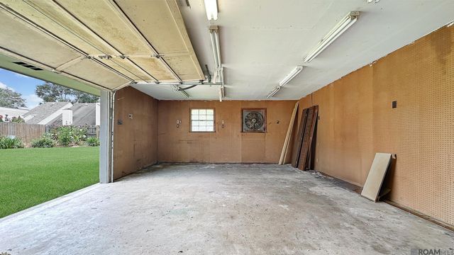 1740 Rue Crozat, Baton Rouge, LA 70810