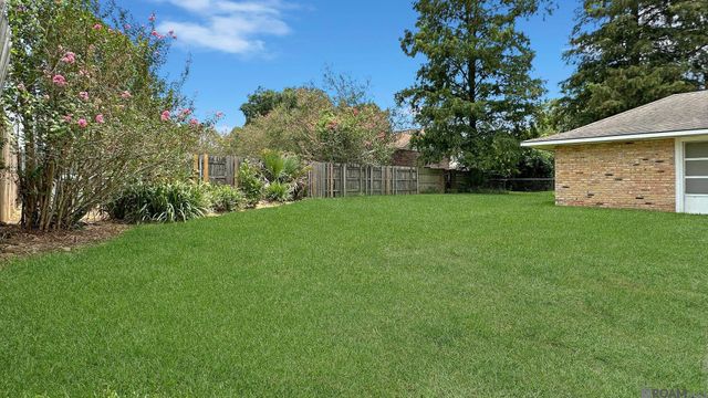 1740 Rue Crozat, Baton Rouge, LA 70810