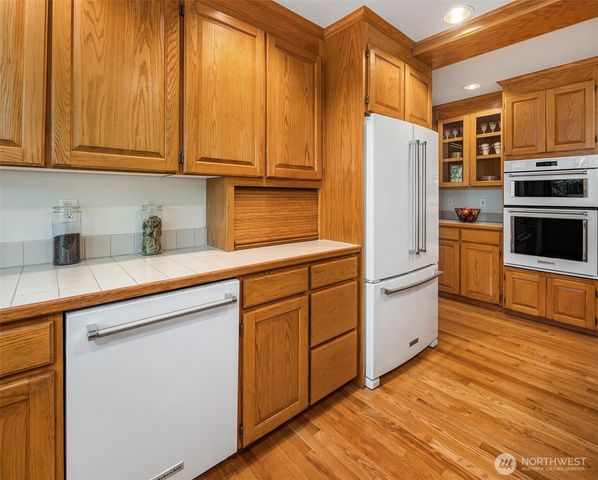 16526 232nd Avenue NE, Woodinville, WA 98077