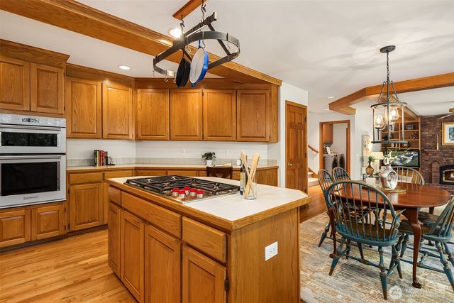16526 232nd Avenue NE, Woodinville, WA 98077