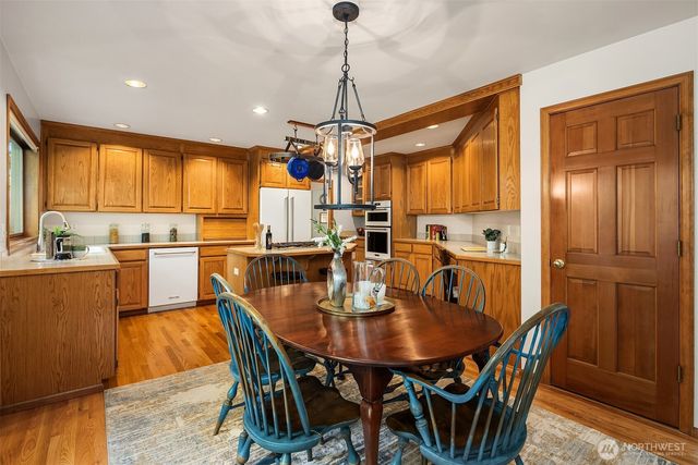 16526 232nd Avenue NE, Woodinville, WA 98077