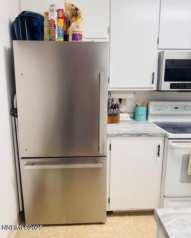 604 Oakwood Drive APT 1, Sparks, NV 89431