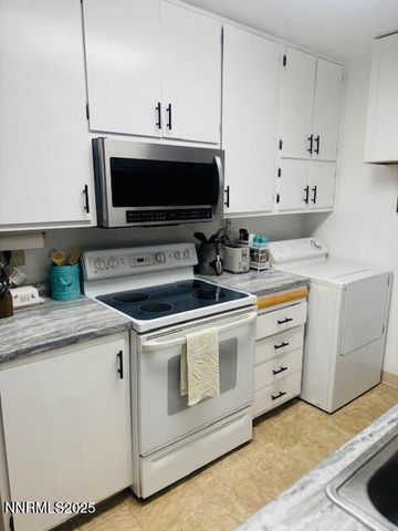 604 Oakwood Drive APT 1, Sparks, NV 89431