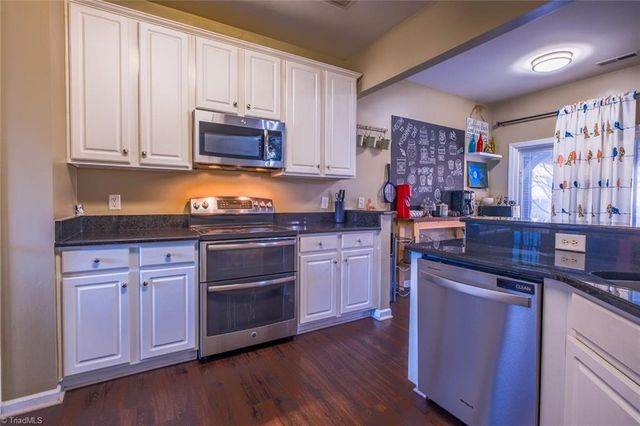 1416 Pondhaven Drive, High Point, NC 27265