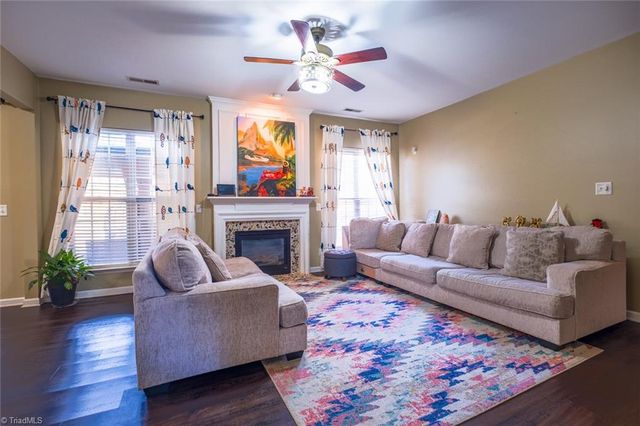 1416 Pondhaven Drive, High Point, NC 27265