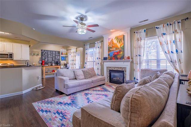 1416 Pondhaven Drive, High Point, NC 27265