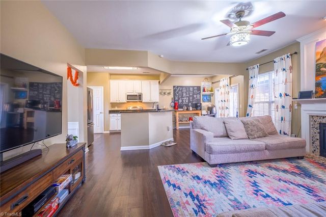 1416 Pondhaven Drive, High Point, NC 27265