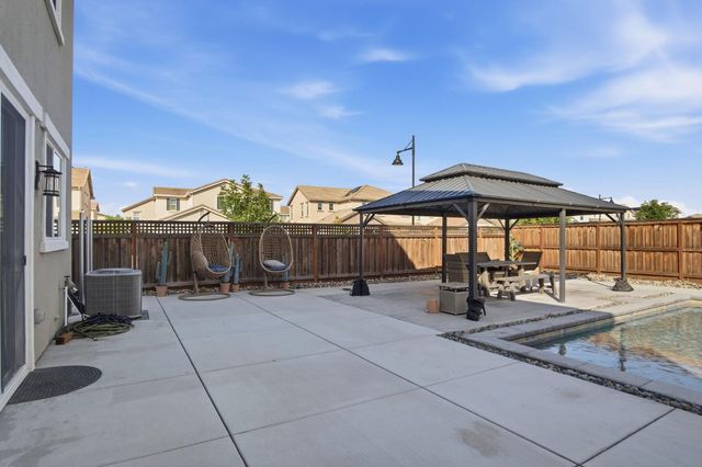 17479 Graceada Ln, Lathrop, CA 95330