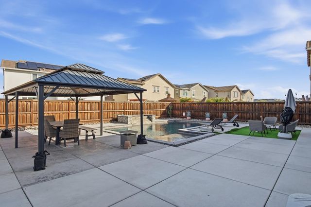 17479 Graceada Ln, Lathrop, CA 95330