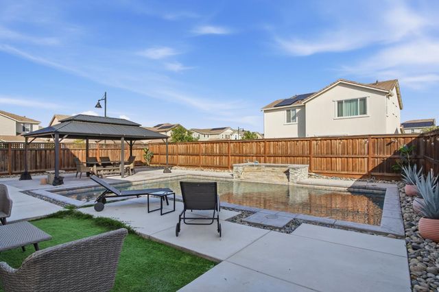 17479 Graceada Ln, Lathrop, CA 95330