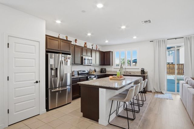 17479 Graceada Ln, Lathrop, CA 95330