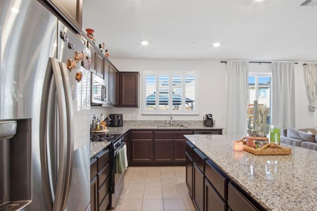 17479 Graceada Ln, Lathrop, CA 95330
