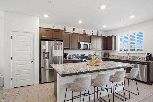 17479 Graceada Ln, Lathrop, CA 95330