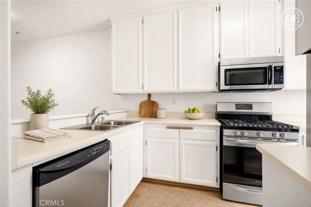 11038 Camarillo Street 13, North Hollywood, CA 91602