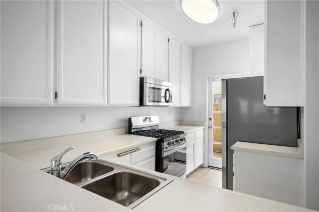 11038 Camarillo Street 13, North Hollywood, CA 91602