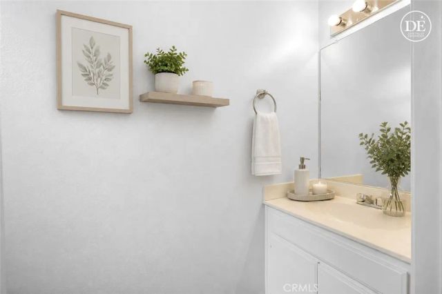 11038 Camarillo Street 13, North Hollywood, CA 91602