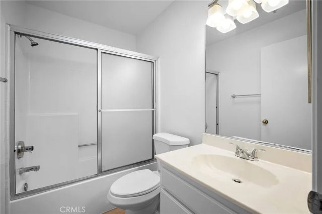 11038 Camarillo Street 13, North Hollywood, CA 91602