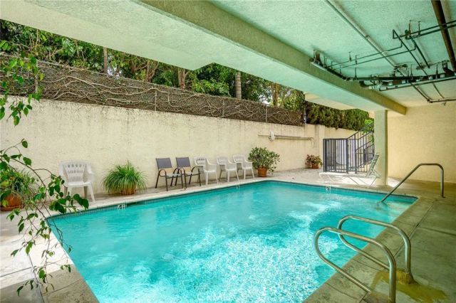 11038 Camarillo Street 13, North Hollywood, CA 91602