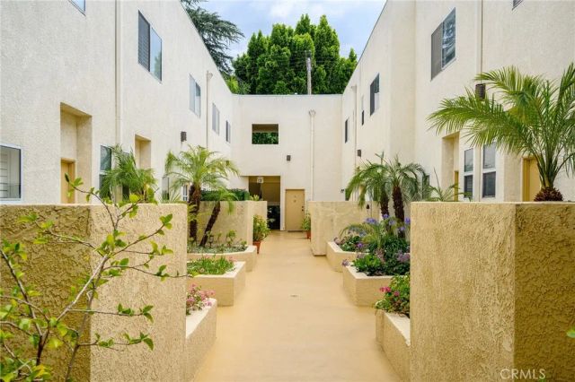 11038 Camarillo Street 13, North Hollywood, CA 91602