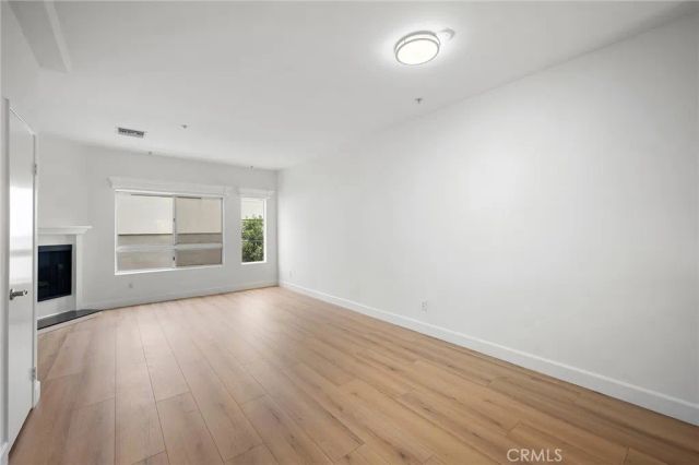 11038 Camarillo Street 13, North Hollywood, CA 91602