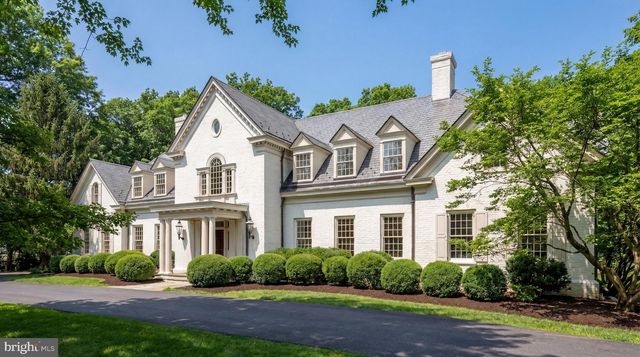 8600 COUNTRY CLUB DR, Bethesda, MD 20817