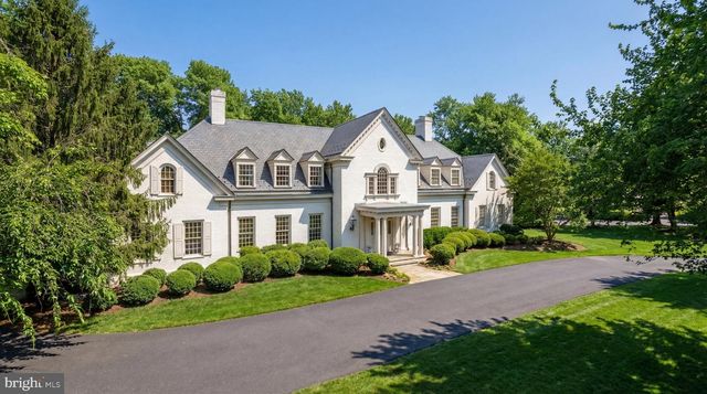 8600 COUNTRY CLUB DR, Bethesda, MD 20817