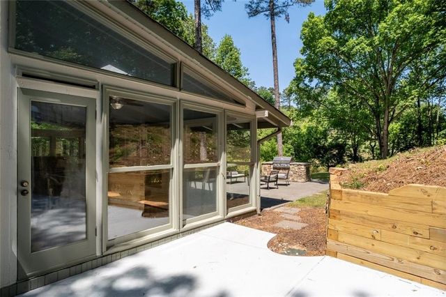 9570 Huntcliff Trace, Sandy Springs, GA 30350