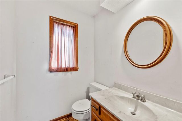 9955 NW Windover Drive, Kansas City, MO 64153