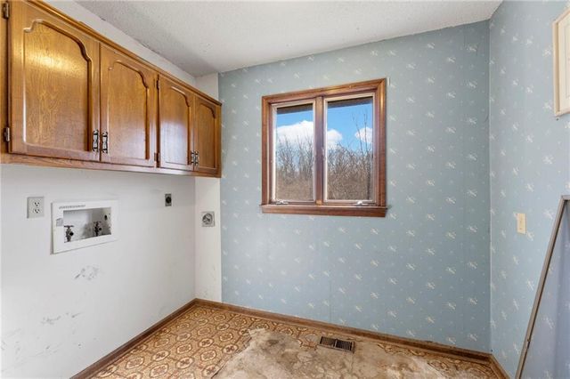 9955 NW Windover Drive, Kansas City, MO 64153