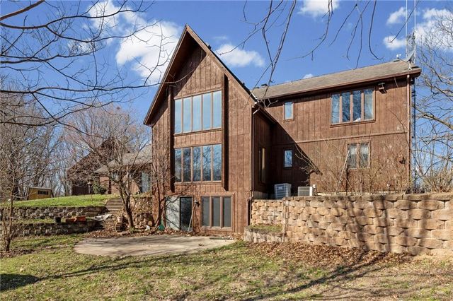 9955 NW Windover Drive, Kansas City, MO 64153