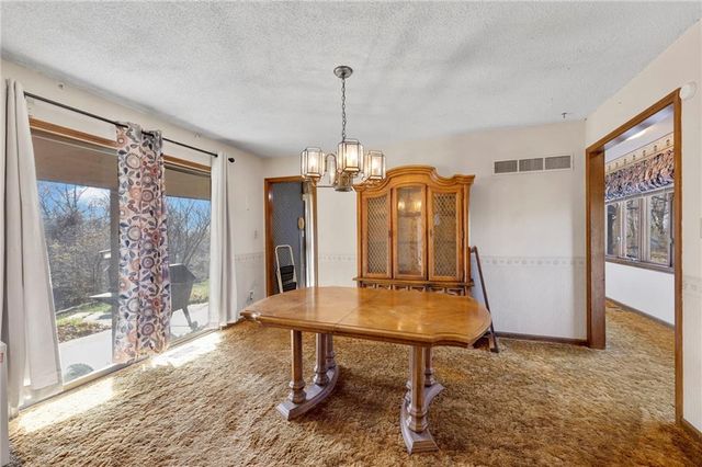 9955 NW Windover Drive, Kansas City, MO 64153