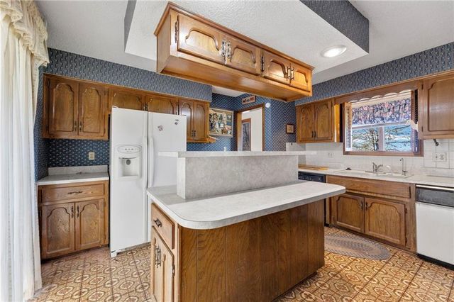 9955 NW Windover Drive, Kansas City, MO 64153
