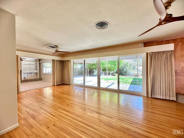 1135 Princeton Avenue, Bakersfield, CA 93305