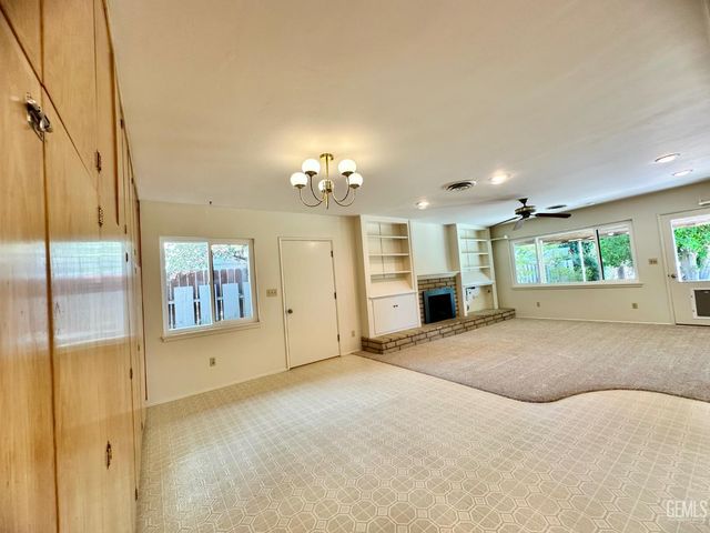 1135 Princeton Avenue, Bakersfield, CA 93305