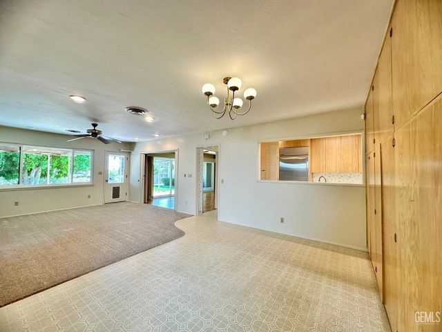 1135 Princeton Avenue, Bakersfield, CA 93305