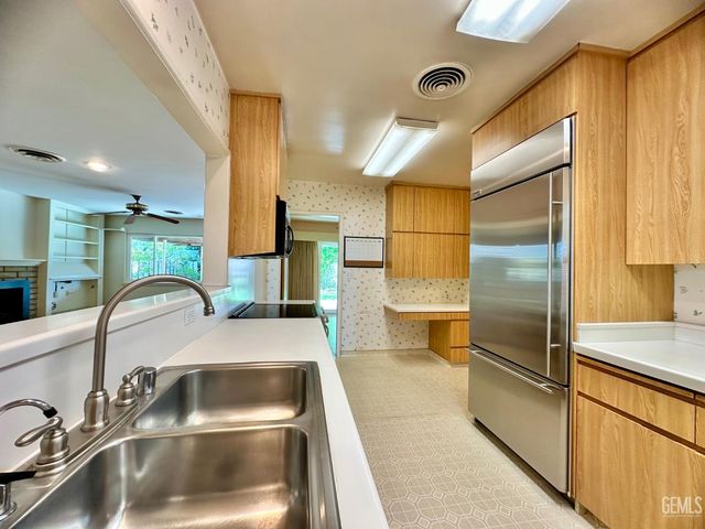 1135 Princeton Avenue, Bakersfield, CA 93305